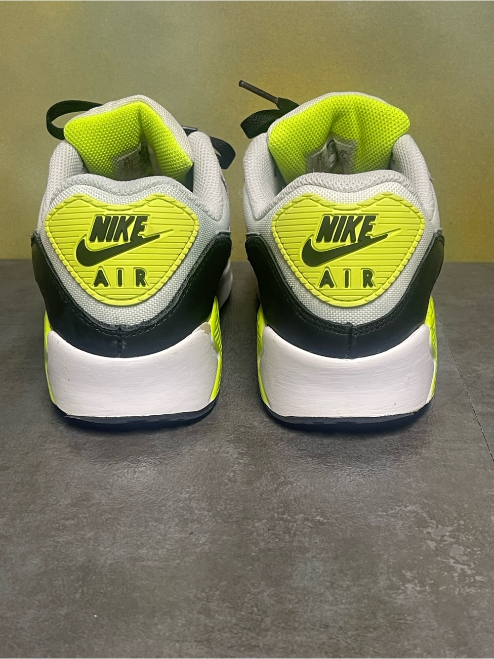 Nike Air Max 90 GTX Men's Sneakers Volt Summit White Cool Grey Size 8.5 - Picture 11 of 16